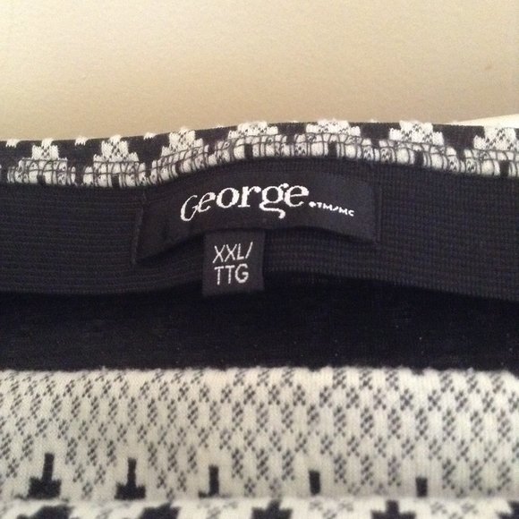 LAST CHANCE - Grey black design skirt - Picture 2 of 4